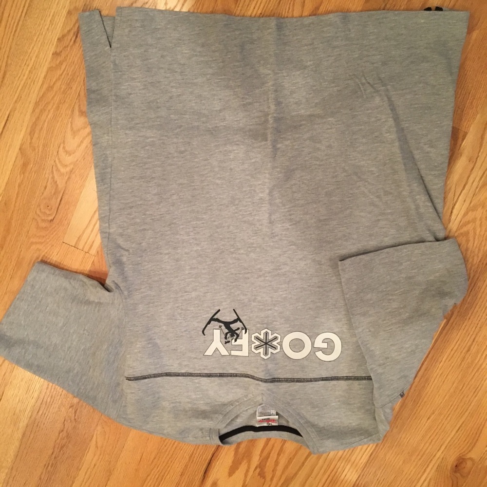 NWOT Disney Goofy Skiing Gray Tshirt